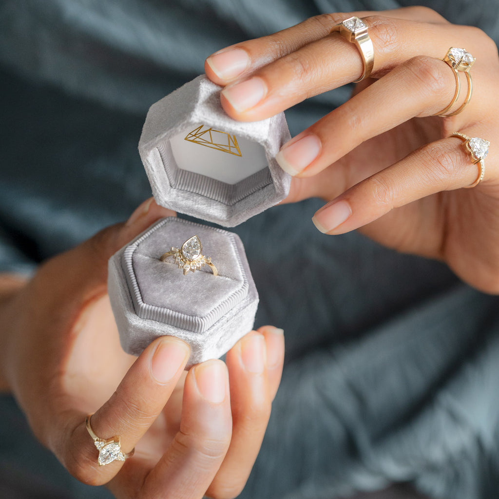 lab grown diamond engagement rings