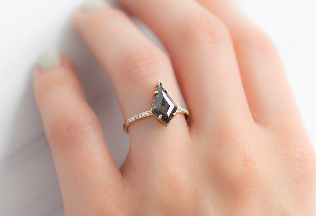 The Willow Ring with a Kite-Shaped Black Diamond on Model