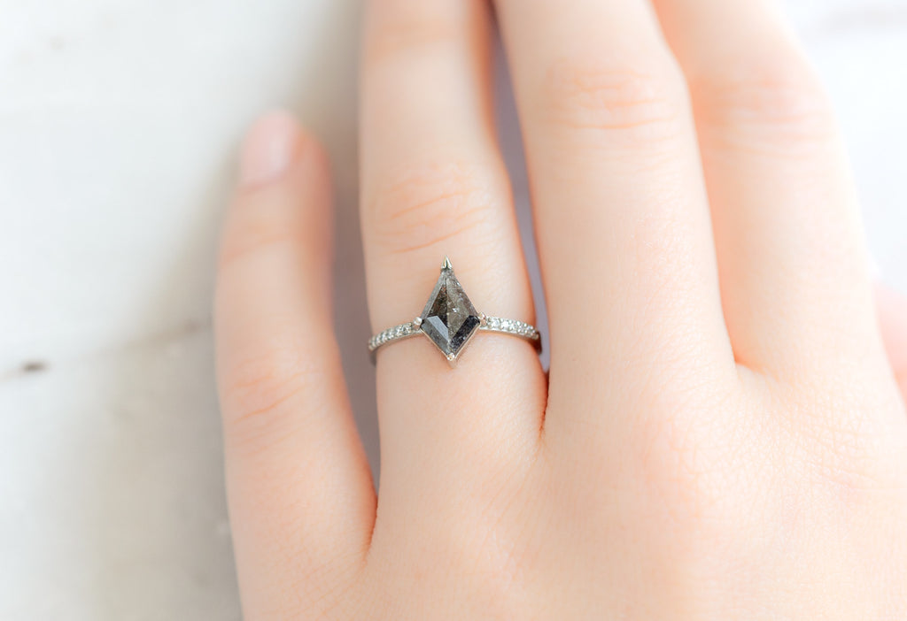 The Willow Ring with a Kite-Shaped Black Diamond on Model