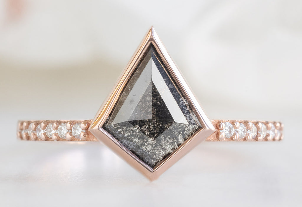 The Willow Ring with a Kite-Shaped Black Diamond