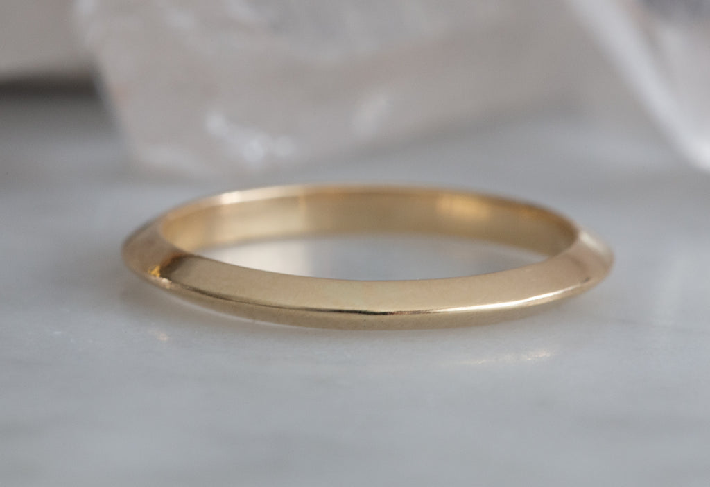 Unisex Gold Knife Edge Band